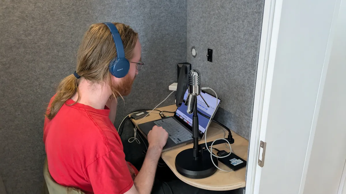 Podcast-Aufnahme in der Telefonbox